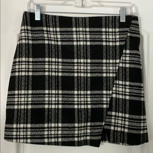 Wool Blend Black and White plaid print skirt